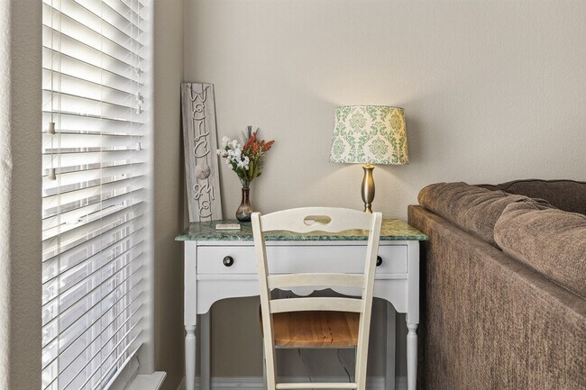 Foto del edificio - 7302 Bay Meadows Dr