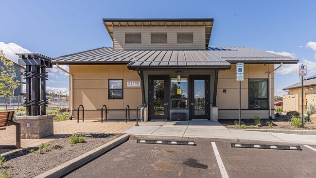 Foto del edificio - 21190 Thornhill Ln