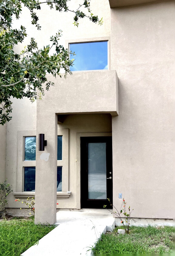 Primary Photo - 2550 Weslaco Rd