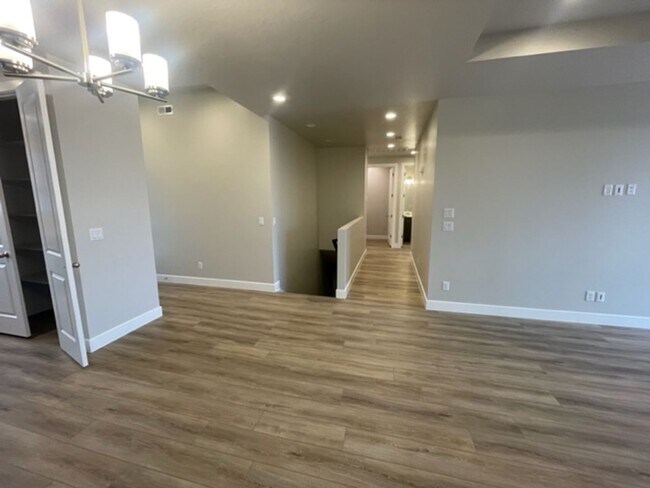 Foto del edificio - Hurricane Townhome!  VIEWS, VIEWS, VIEWS!!