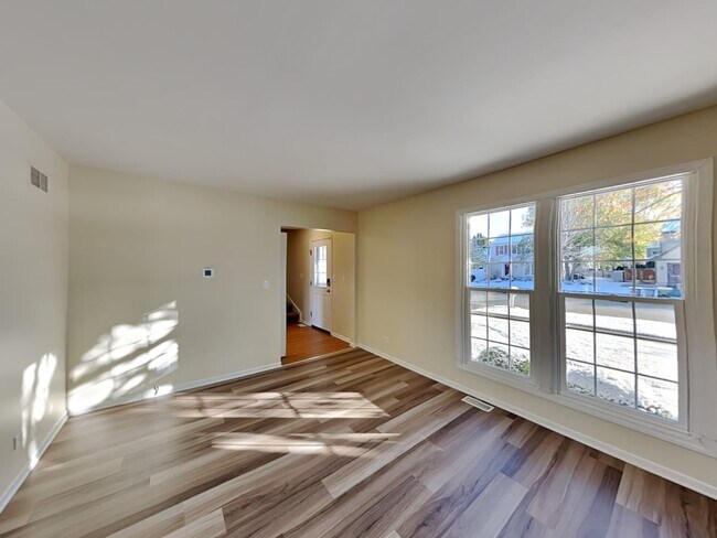 Building Photo - 1125 Hyannis Cir
