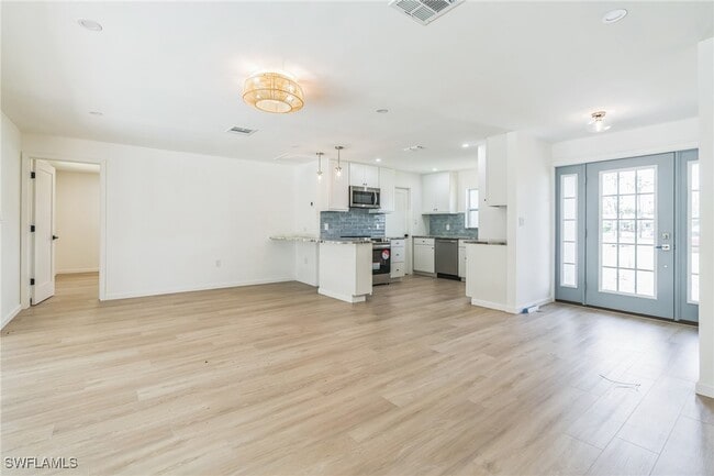 Foto del edificio - 13724 River Forest Dr