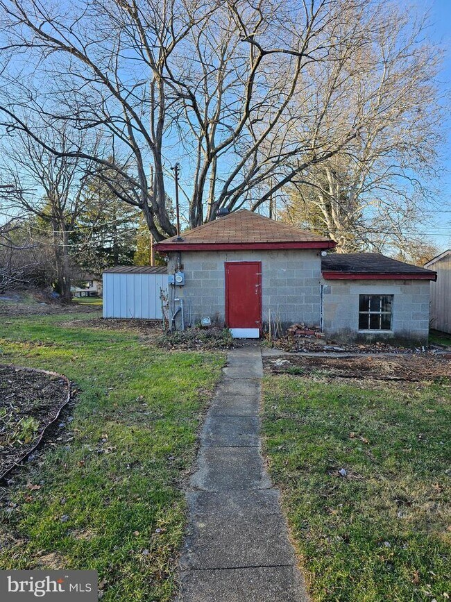 Foto del edificio - 1649 Ridge Ave