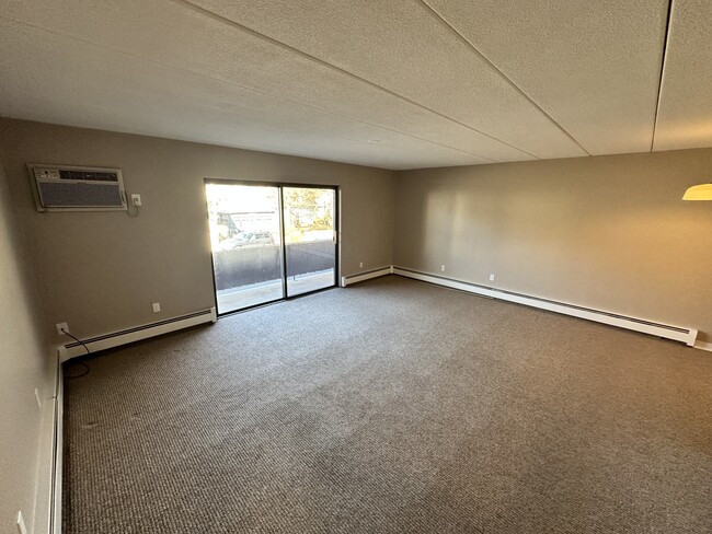 Building Photo - 43-51-51 Albion St