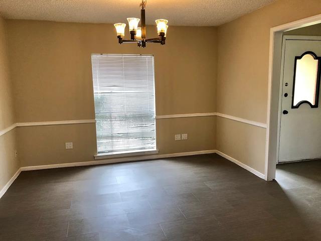 Foto del edificio - 613 Trail View Ln