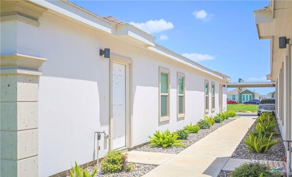 Foto principal - 5901 Sandpiper Ave