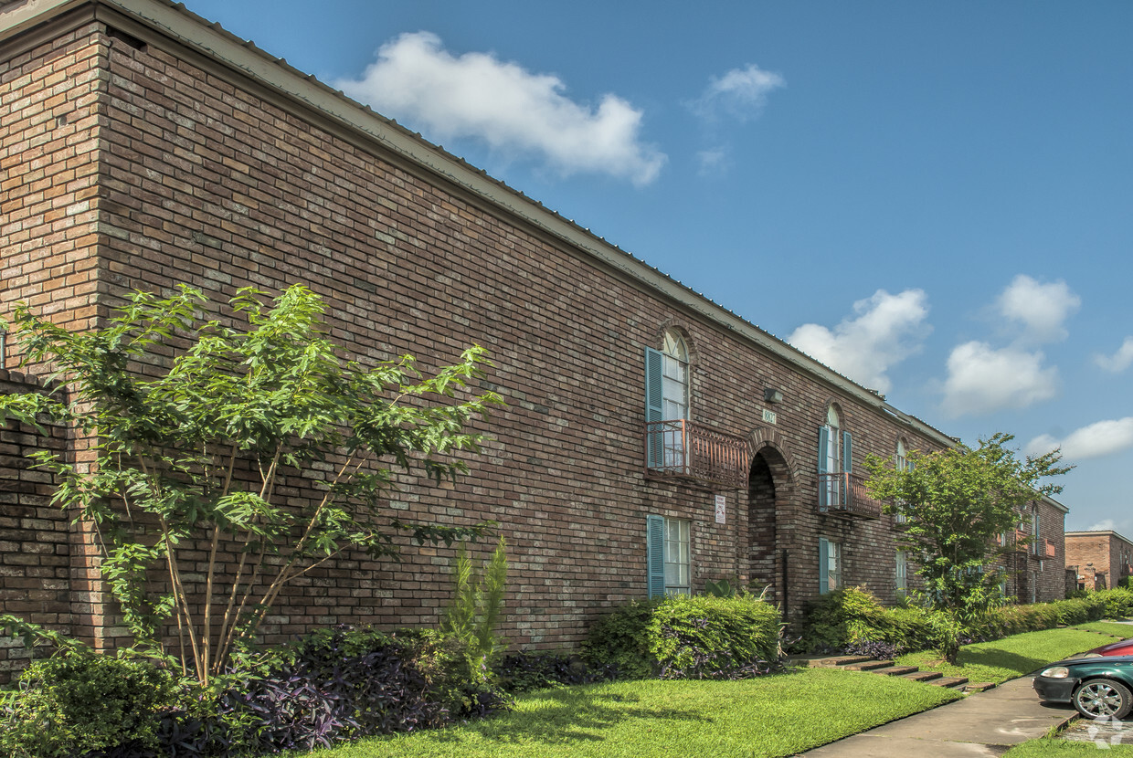 Building Photo - Southwest Gardens