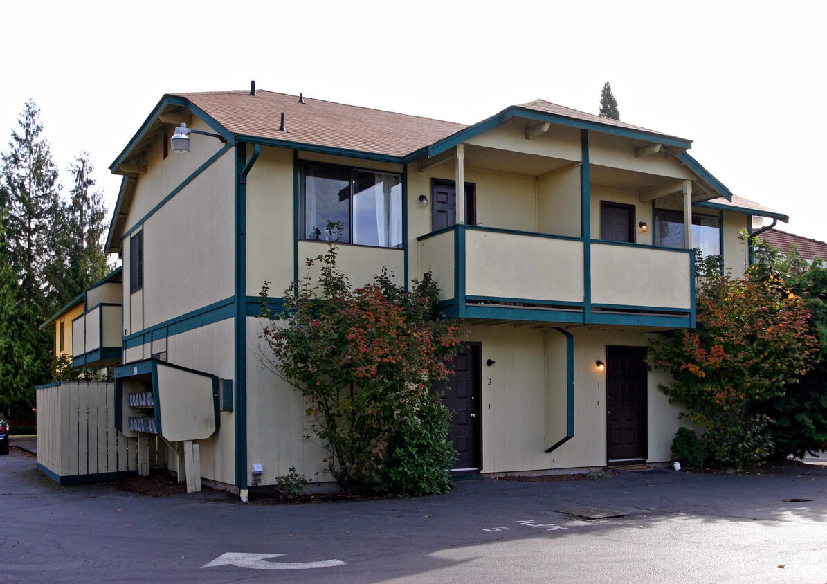 Building Photo - Redwood Village Townhouses