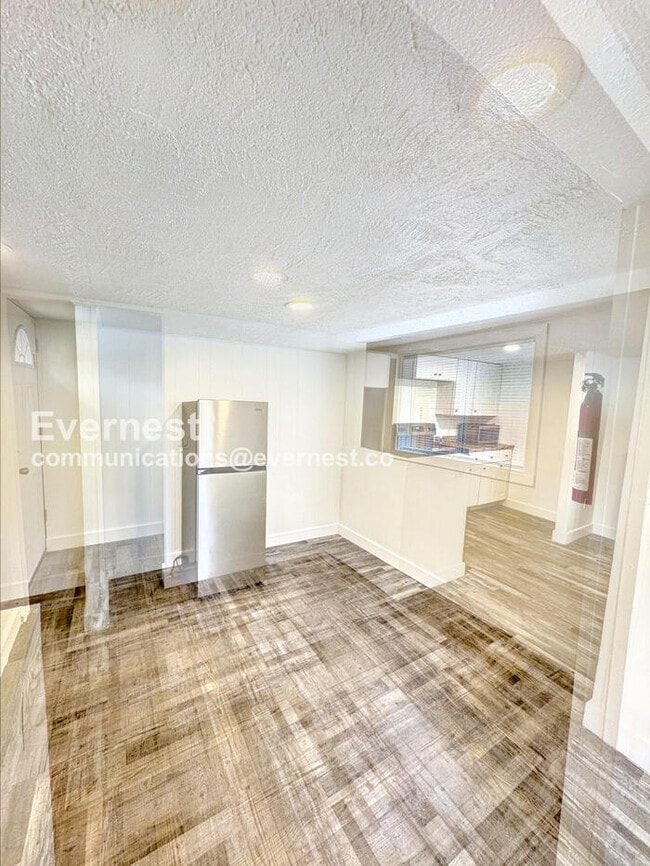 Building Photo - 43406 SE N Bend Way