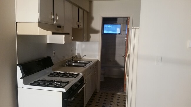 Foto del edificio - 47129 Jefferson Ave