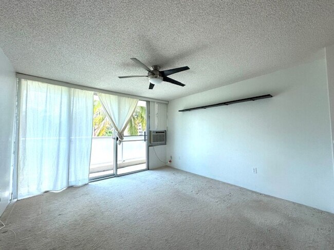 Foto del edificio - 1 BEDROOM, 1 BATHROOM, 2 PARKING (COUNTRY ...