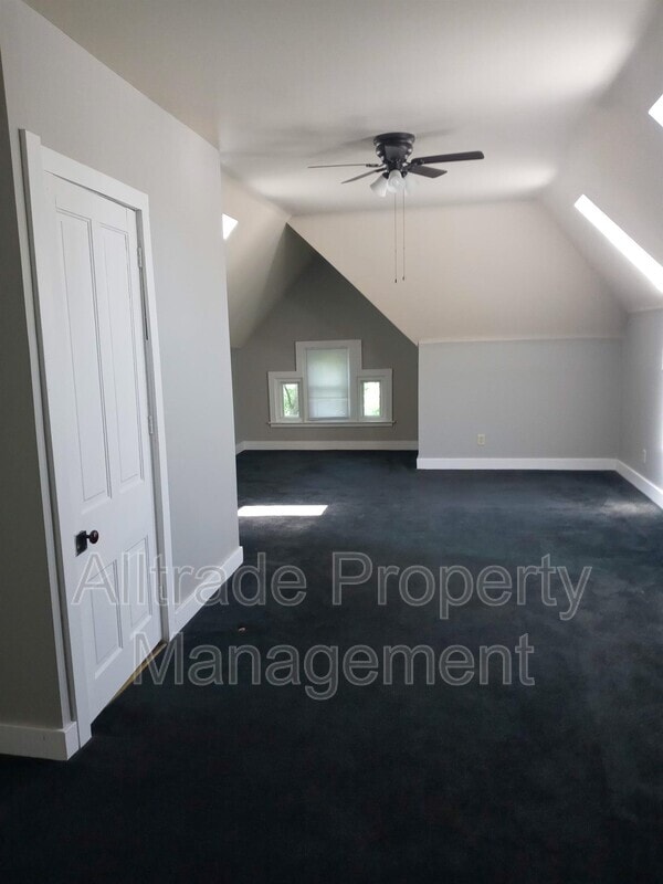 Building Photo - 1320 Highland Ave