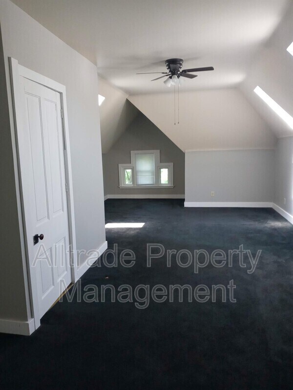 Foto del edificio - 1320 Highland Ave
