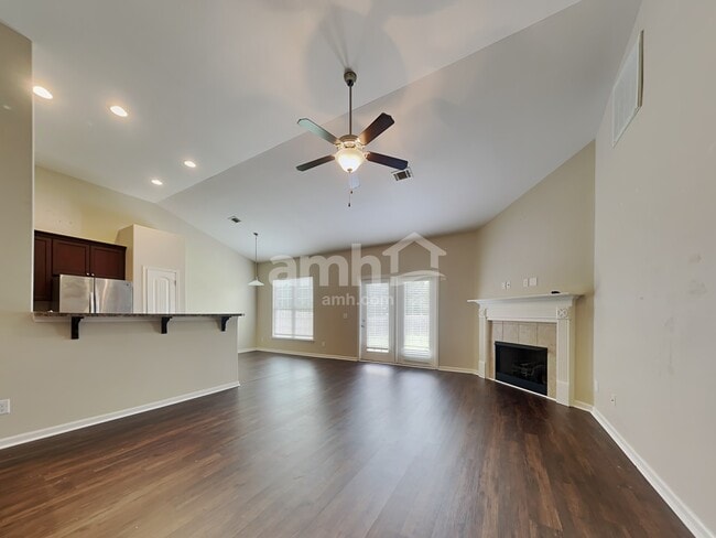 Building Photo - 106 Grayson Ave