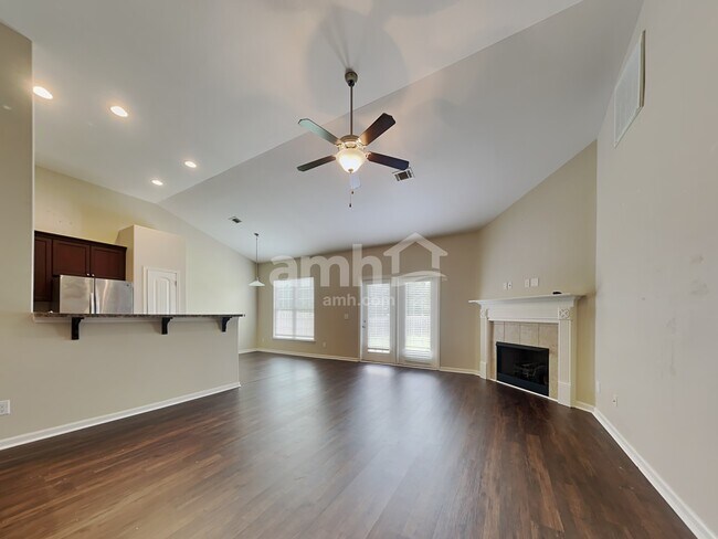 Foto del edificio - 106 Grayson Ave