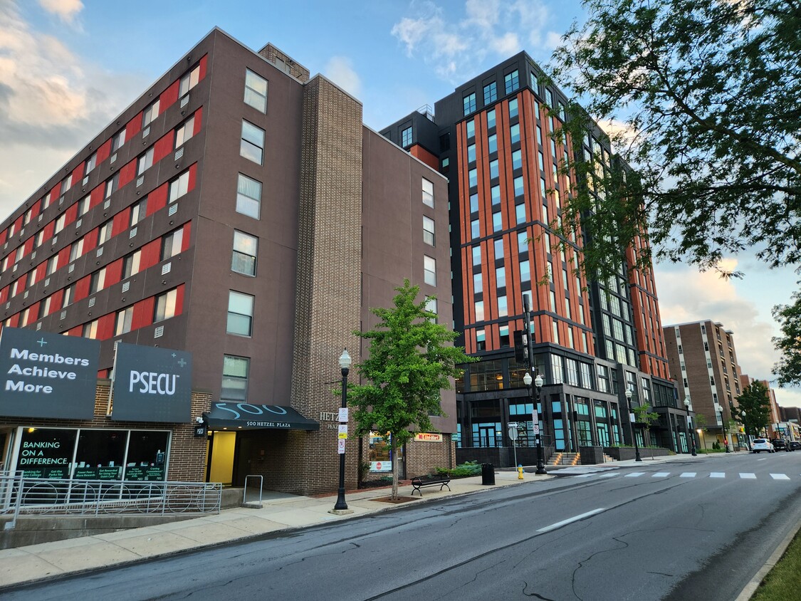 Hetzel Plaza - 500 E College Ave