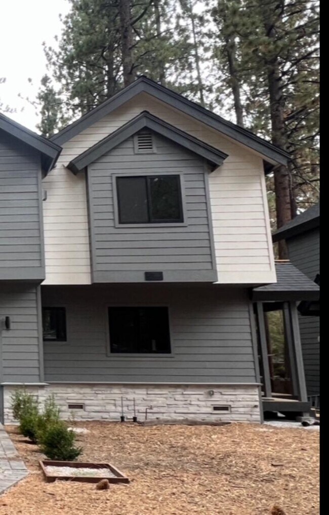 Foto del edificio - 3317 Fir Ave