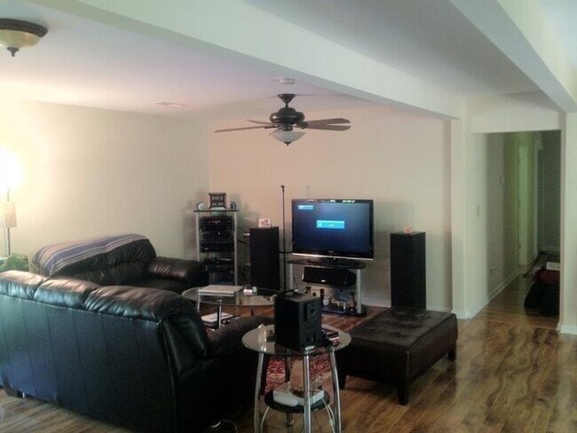 Foto del edificio - 1593 Bubbling Creek Rd NE