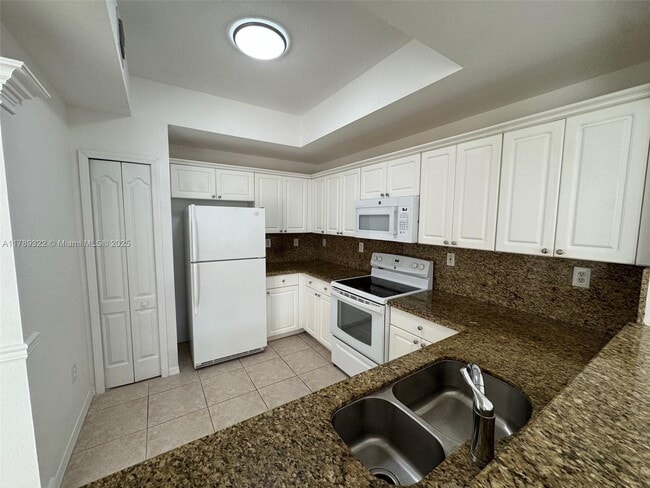 Foto del edificio - 8912 W Flagler St