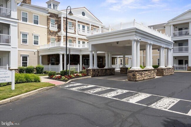 Foto del edificio - 170 Greentree Rd