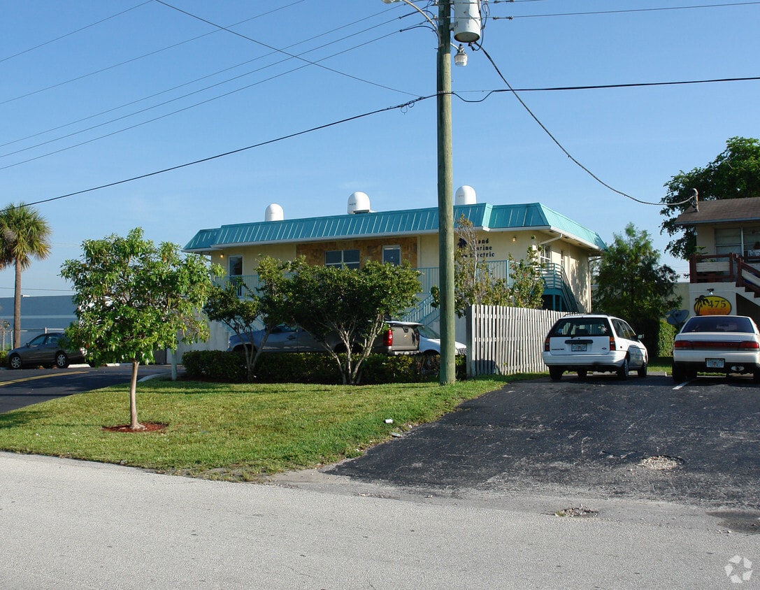 Building Photo - 401 SE 30th St