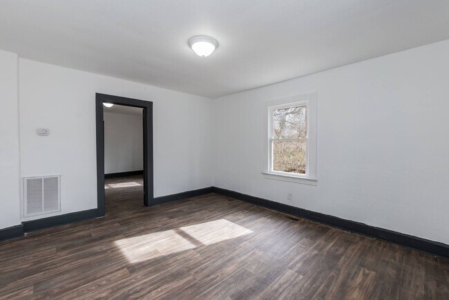 Foto del edificio - One Bedroom Home!