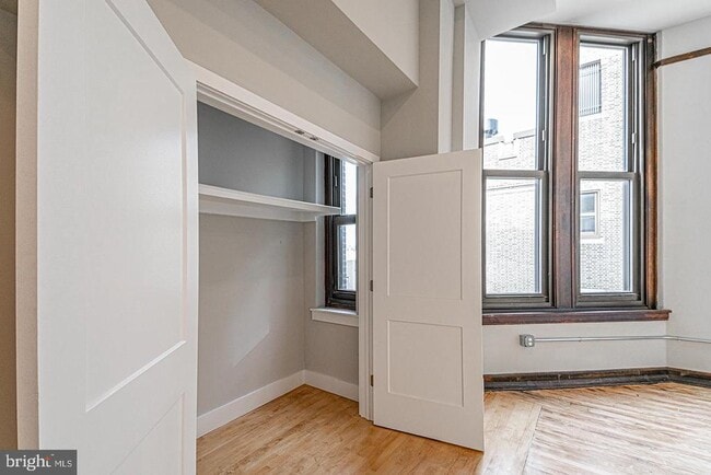 Foto del edificio - 1300 S 19th St