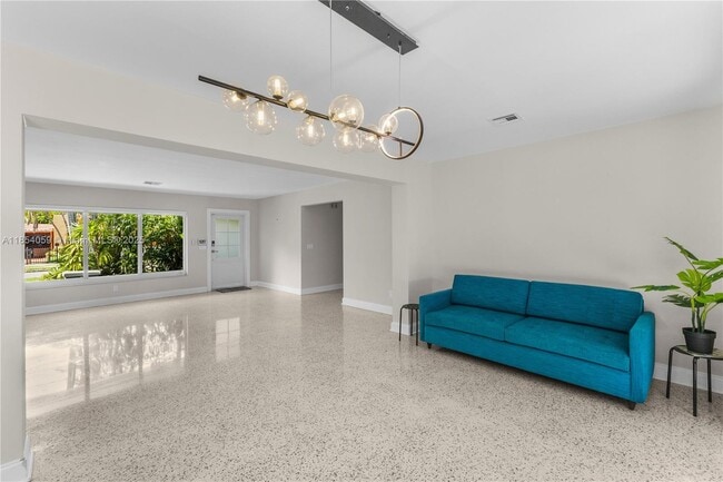Foto del edificio - 340 NE 129th St