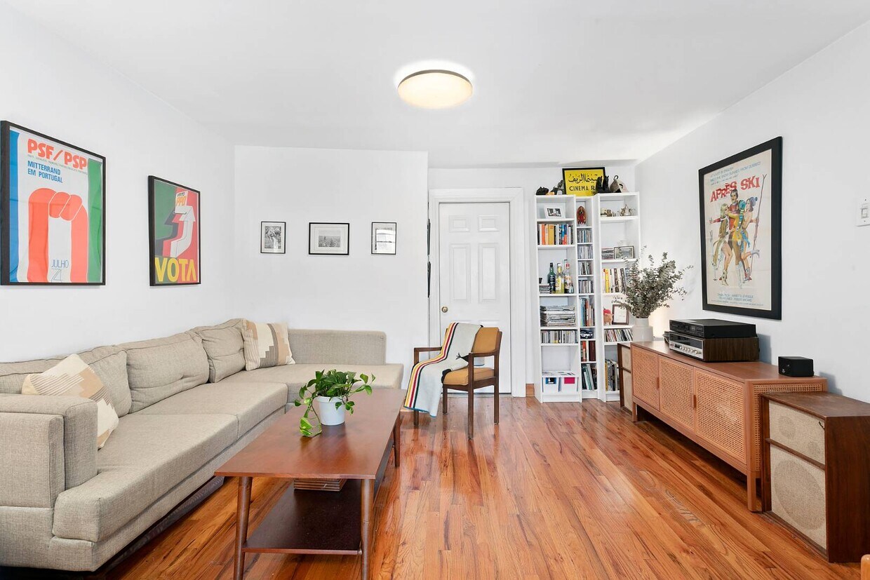 Foto principal - 217 Carlton Ave