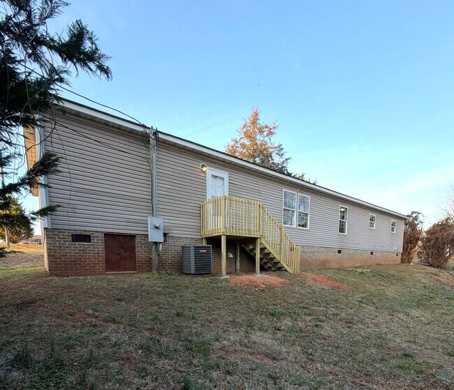 Foto del edificio - 796 Breazeale Rd