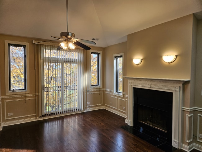 Photo - 6330 S Ingleside Ave Apartment