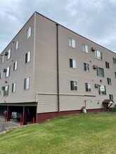 Building Photo - 524 14th St S