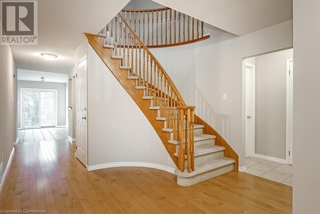 Building Photo - 5391 Sheldon Park Dr