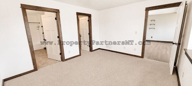 Foto del edificio - 3 Bed 2.5 Bath Upscale Condo