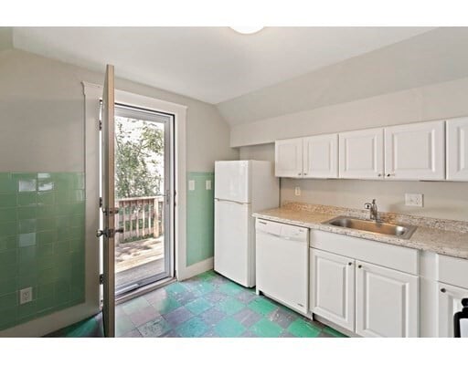 Building Photo - 9 Parkwood Terrace