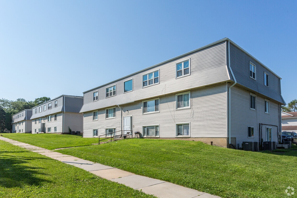 Leavitt Street Apartments Waterloo, IA