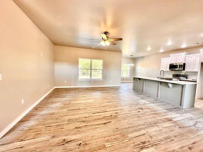 Building Photo - New Construction Home south of Blanchard approx 8-10 miles from Chickasha Move in Deposit-Free (I...
