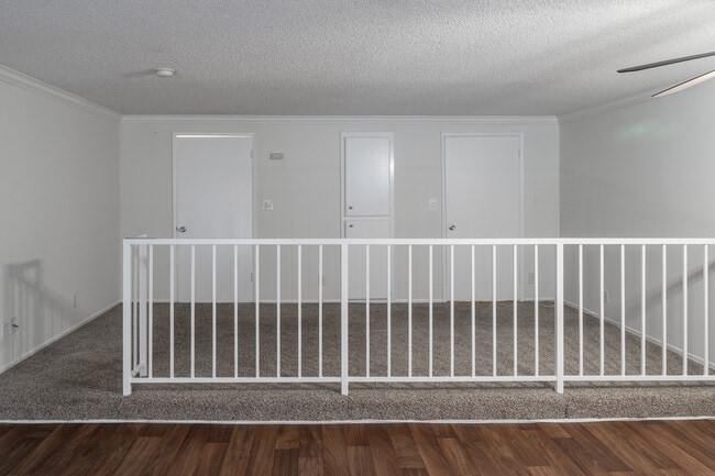 Building Photo - 1255 N Orange Dr