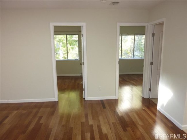Foto del edificio - 2144 Grove St