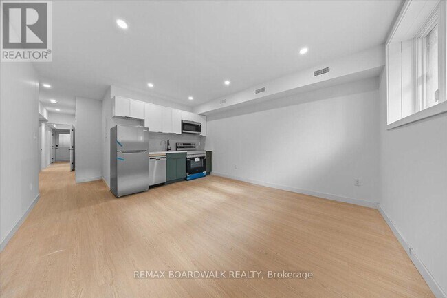 Building Photo - 315 Savard Ave
