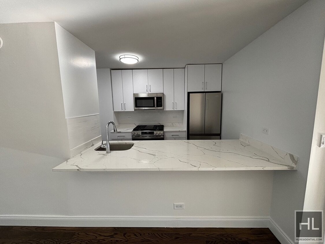 Primary Photo - East 82nd Street