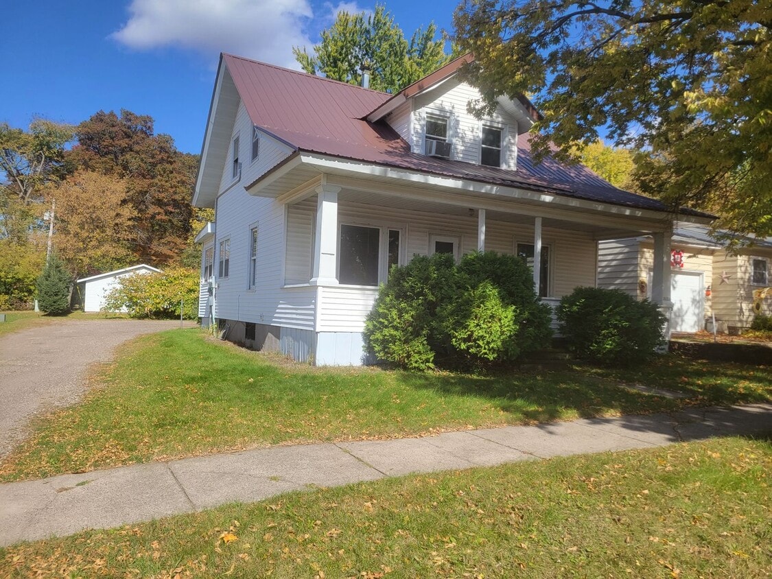 Primary Photo - 713-713-713-712 13th Ave