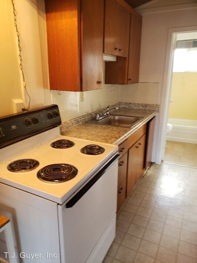 Building Photo - 105 Engle Dr
