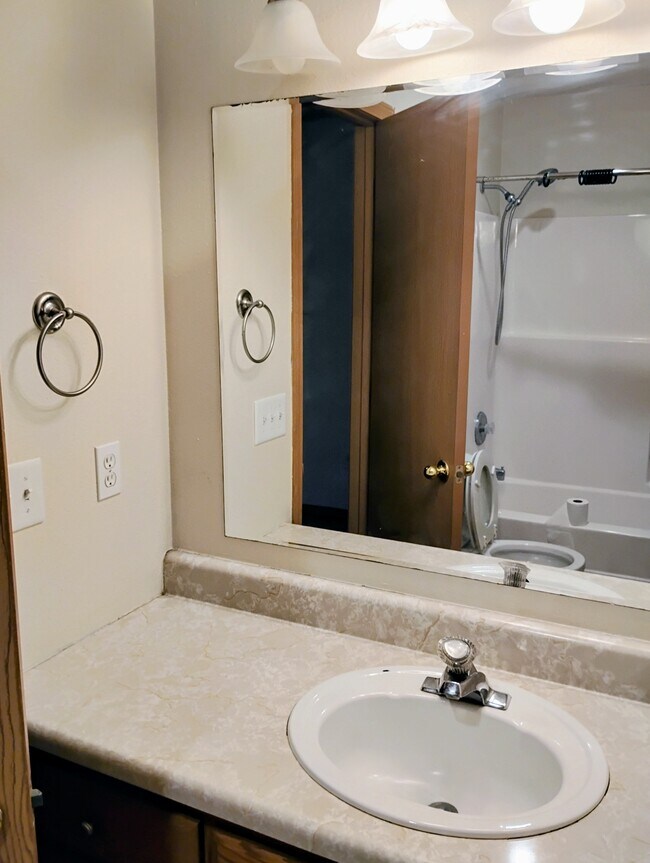 Foto del edificio - 428 W White Ash St