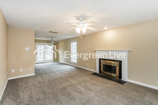 Foto del edificio - 510 Sweet Thorne Rd