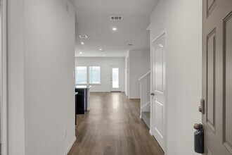 Building Photo - 15130 Pr Ml Dr