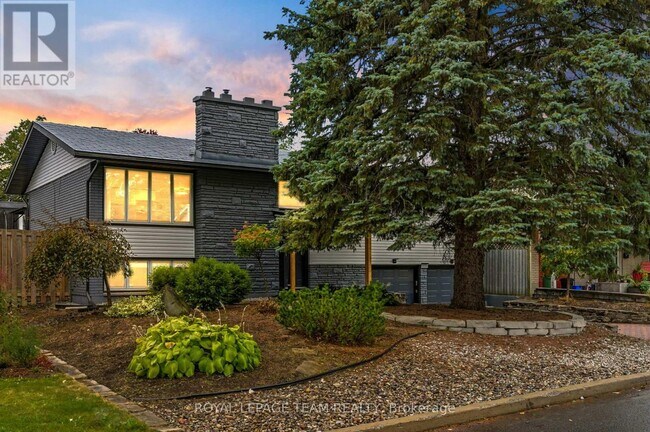 Building Photo - 1856 Playfair Dr