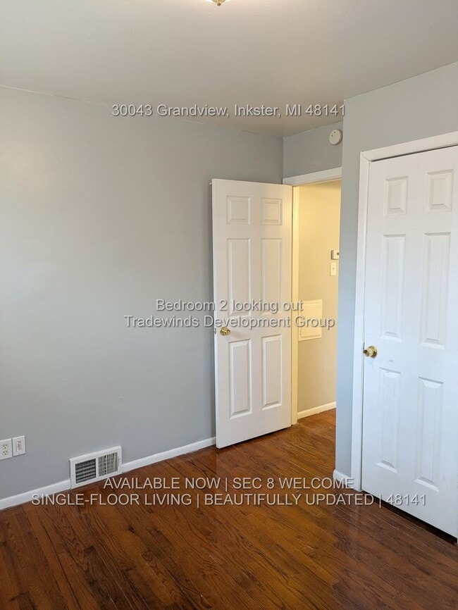 Building Photo - 30043 Grandview St