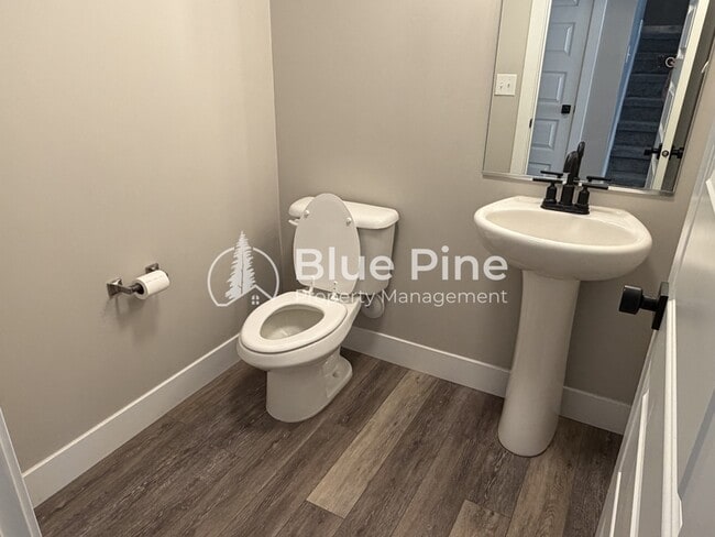 Building Photo - 2890 Sunburst Dr
