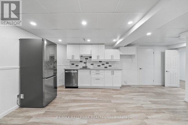 Building Photo - 237 Osmond Crescent